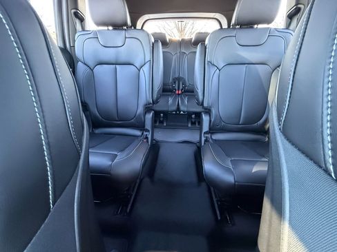 New 2025 Jeep Grand Cherokee L Limited w/ Black Appearance Package AWD/4WD image 29