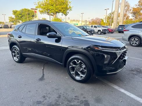 Certified 2025 Chevrolet Trax LT w/ Driver Confidence Package FWD image 7