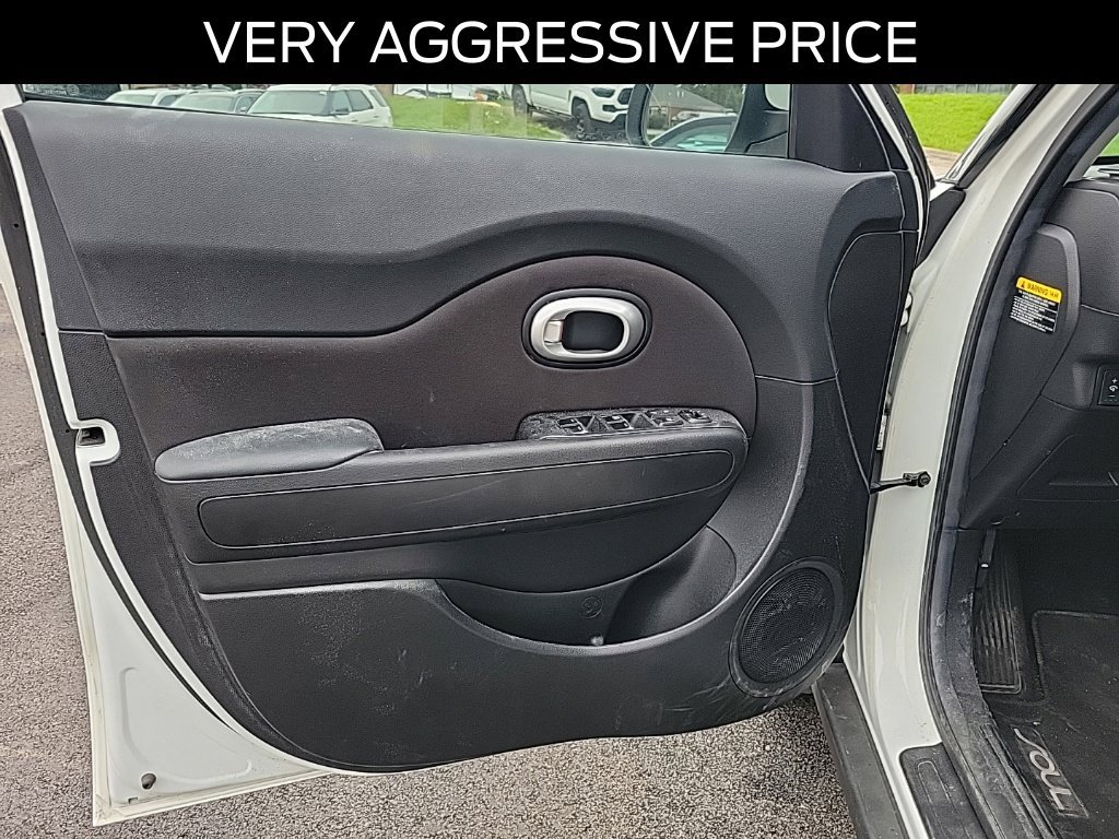 Used 2017 Kia Soul FWD image 19