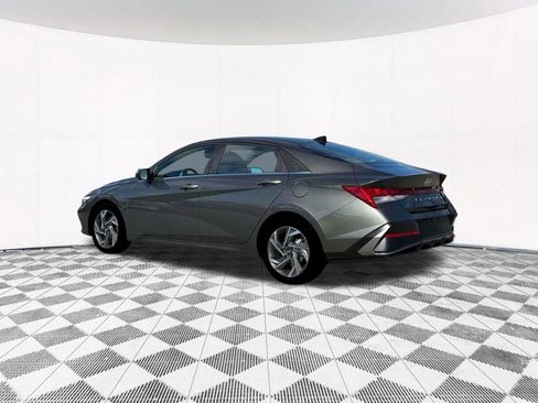 New 2025 Hyundai Elantra SEL image 7