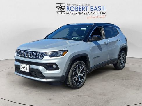 Used 2024 Jeep Compass Limited image 1