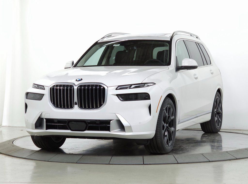 Used 2026 BMW X7 xDrive40i AWD/4WD image 3