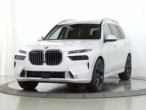 Used 2026 BMW X7 xDrive40i AWD/4WD image 3