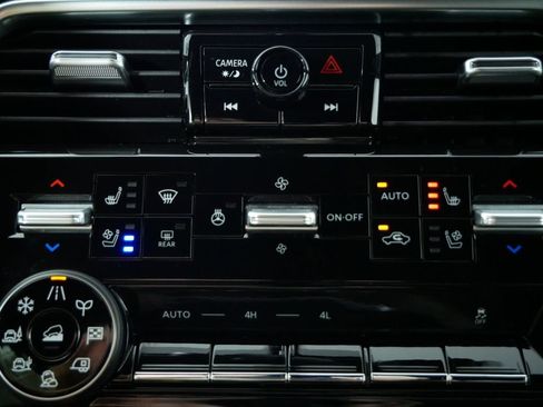 Used 2025 Nissan Armada Platinum Reserve image 22