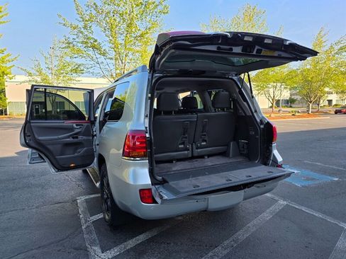 Used 2009 Lexus LX 570 4WD image 27