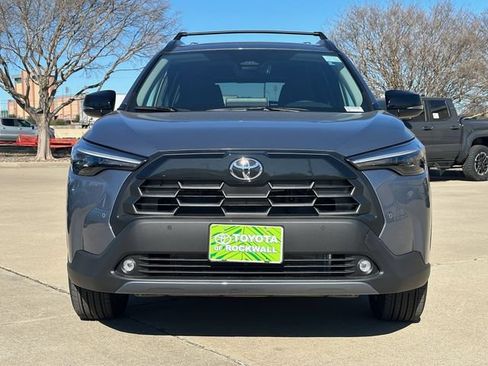 Used 2026 Toyota Corolla Cross XLE w/ Convenience Package FWD image 7