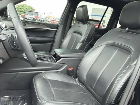 Used 2022 Jeep Grand Cherokee Overland AWD/4WD image 9