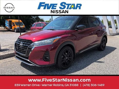 Used 2023 Nissan Kicks SR w/ SR Premium Package image 2