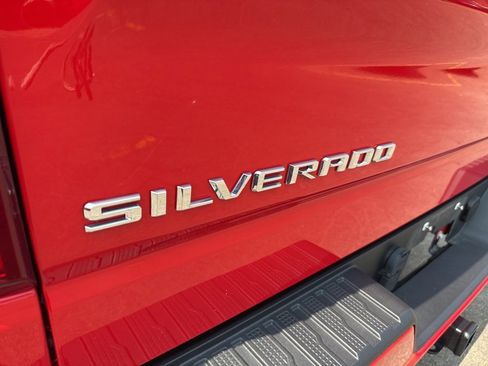 Used 2022 Chevrolet Silverado 1500 Custom image 13