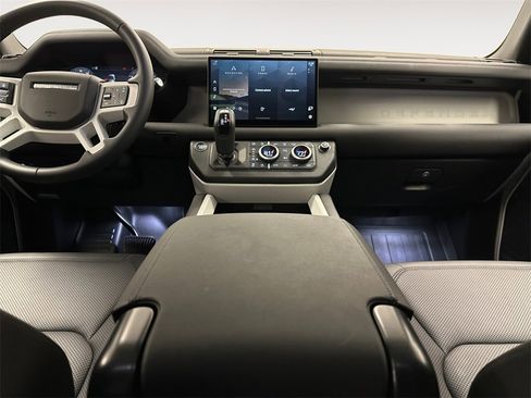 Used 2025 Land Rover Defender 110 S image 11