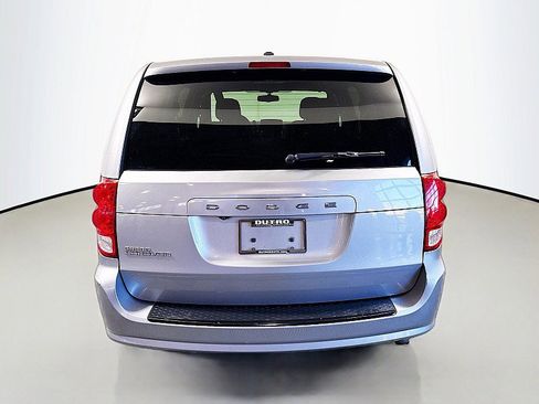 Used 2017 Dodge Grand Caravan SE image 6