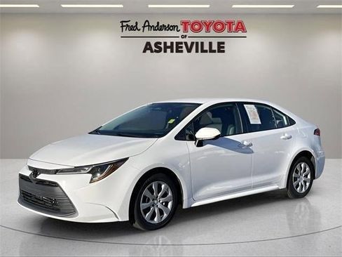 Used 2023 Toyota Corolla LE image 94