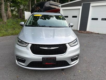 Used 2023 Chrysler Pacifica Touring-L