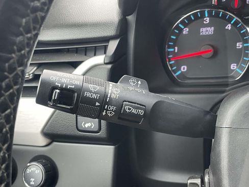 Used 2019 GMC Yukon XL SLT w/ Open Road Package AWD/4WD image 24