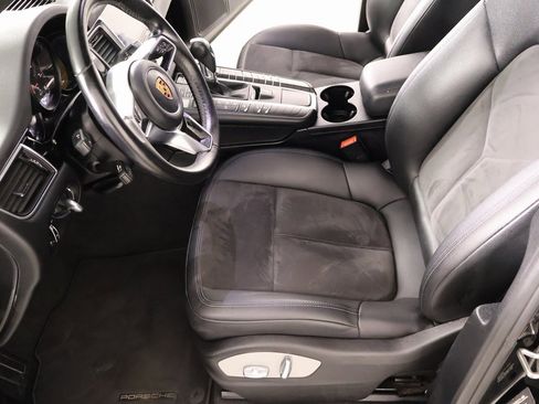Used 2018 Porsche Macan Base image 11