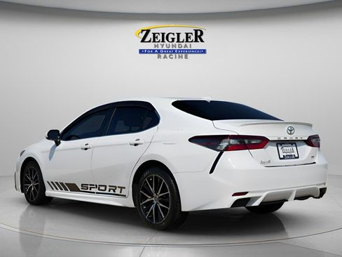 Used 2023 Toyota Camry SE w/ Cold Weather Package FWD image 6