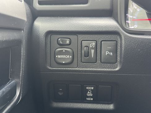 Used 2014 Toyota 4Runner Limited image 34