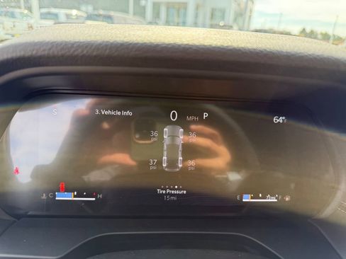 New 2025 Jeep Grand Cherokee Altitude image 15