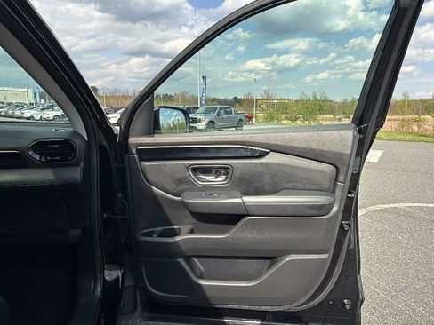 Used 2025 Honda Pilot Touring image 15