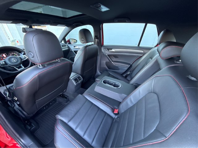 Used 2018 Volkswagen GTI SE FWD image 39