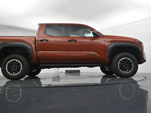 Used 2025 Toyota Tacoma TRD Off-Road AWD/4WD image 41