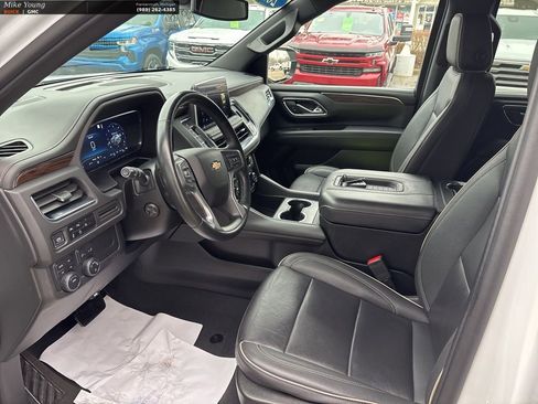 Used 2023 Chevrolet Suburban Premier image 20