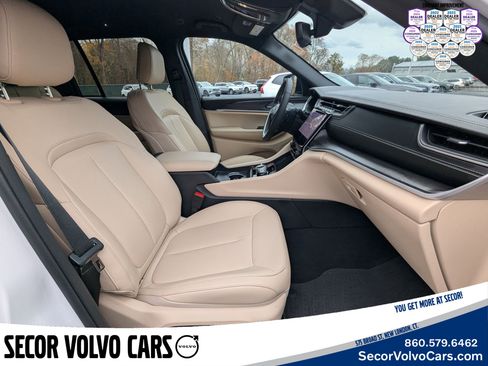 Used 2024 Jeep Grand Cherokee Limited image 23