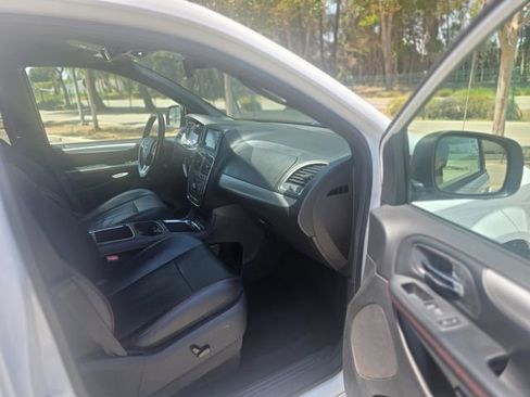 Used 2019 Dodge Grand Caravan GT FWD image 25
