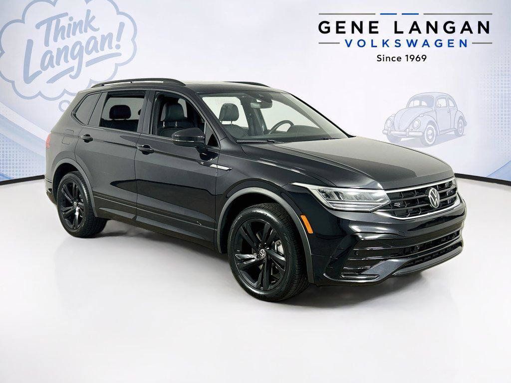 Certified 2024 Volkswagen Tiguan SE R-Line AWD/4WD image 3