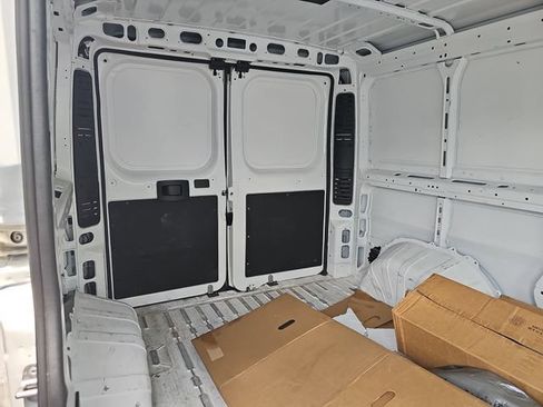 Used 2025 RAM ProMaster 2500 w/ Convenience Group FWD image 14