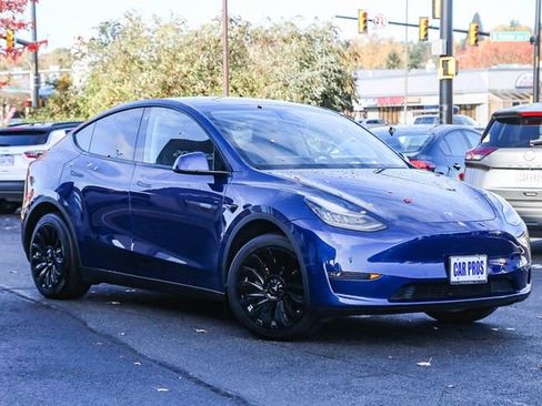 Used 2020 Tesla Model Y Long Range image 1