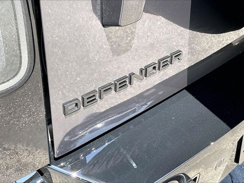 New 2026 Land Rover Defender 130 X-Dynamic SE AWD/4WD image 7
