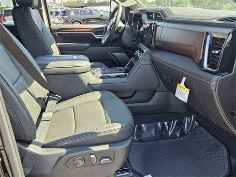 New 2025 GMC Sierra 2500 Denali w/ Denali Reserve Package image 15