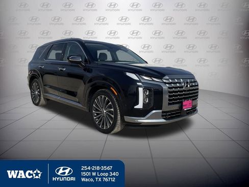 Used 2023 Hyundai Palisade Calligraphy image 3