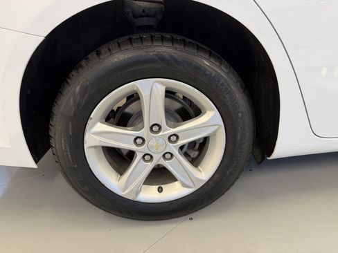 Used 2020 Chevrolet Malibu LS image 49