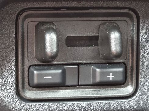 Used 2025 Ford Expedition Active AWD/4WD image 28