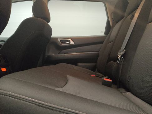 Used 2020 Nissan Pathfinder SV FWD image 18