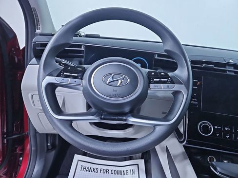 Certified 2024 Hyundai Tucson SE AWD/4WD image 16