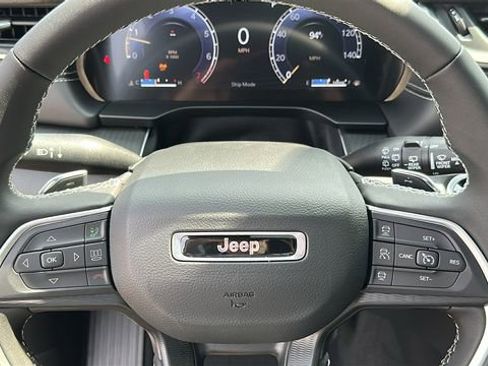New 2025 Jeep Grand Cherokee L Laredo AWD/4WD image 13