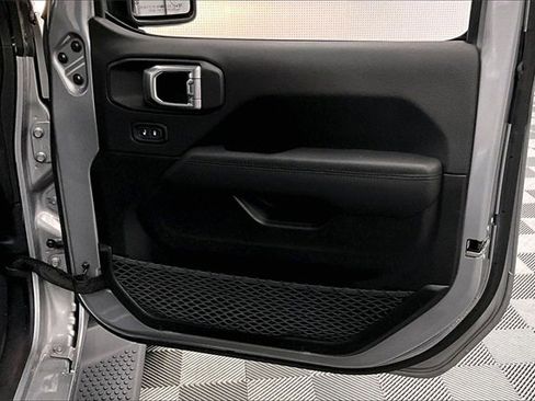 Used 2021 Jeep Wrangler Unlimited Sahara image 19