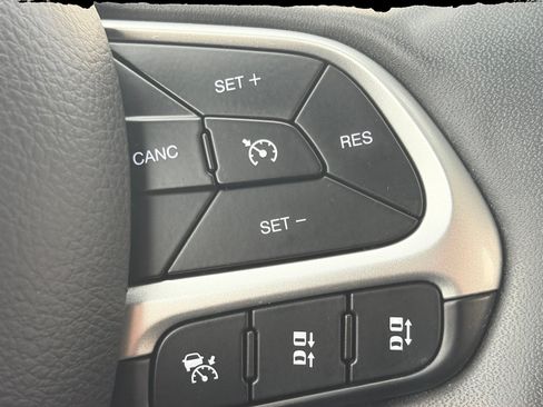 Used 2021 Jeep Compass Trailhawk AWD/4WD image 18