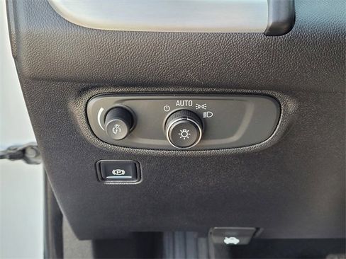 Used 2018 GMC Terrain SLE image 25