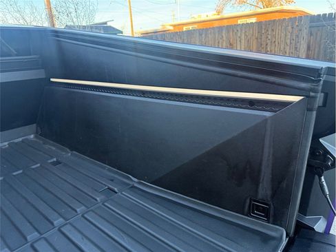 Used 2025 Tesla Cybertruck AWD Crew Cab image 39