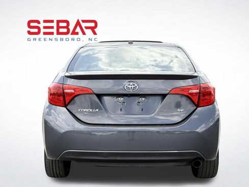 Used 2018 Toyota Corolla SE w/ SE Premium Package FWD image 9