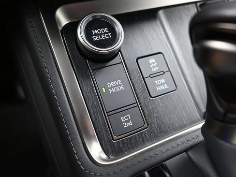 Used 2024 Lexus GX 550 w/ Accessory Package (2T) AWD/4WD image 25