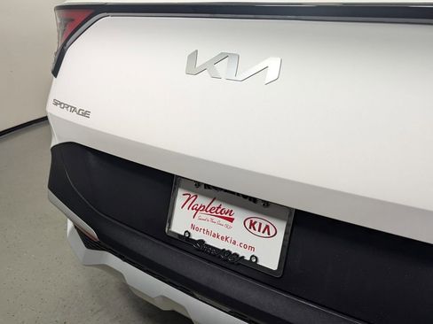 Used 2025 Kia Sportage EX w/ Premium Package FWD image 8