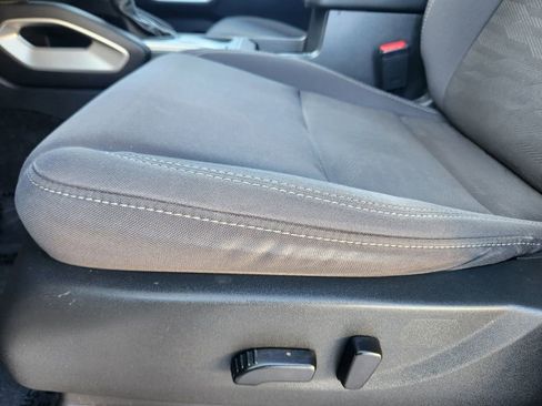 Used 2022 Nissan Frontier SV w/ Technology Package image 9