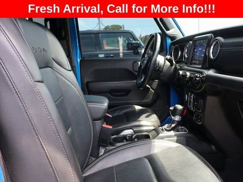 Used 2022 Jeep Wrangler Unlimited Sahara AWD/4WD image 9