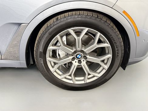 Used 2023 BMW X7 xDrive40i w/ Premium Package image 32