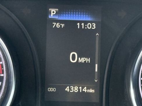 Used 2020 Toyota Camry LE image 15